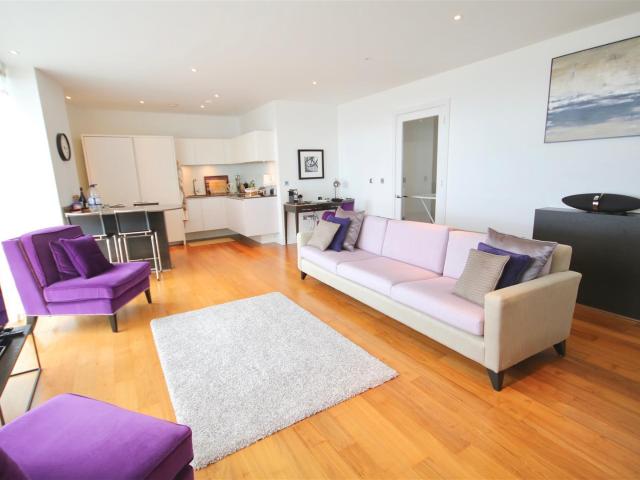 Flat for rent in Portsea, City Of Portsmouth