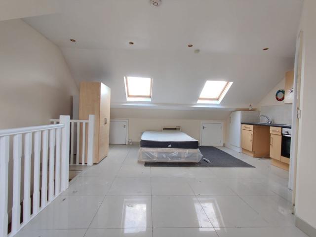 Flat for rent in London Borough of Croydon, Greater London