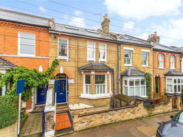 Flat for rent in London Borough of Richmond upon Thames, Greater London