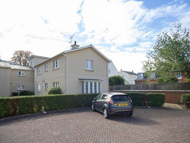 Flat for rent in Golden Valley, Gloucestershire