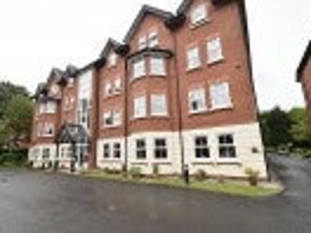 Flat for rent in Sale Moor, Trafford Park