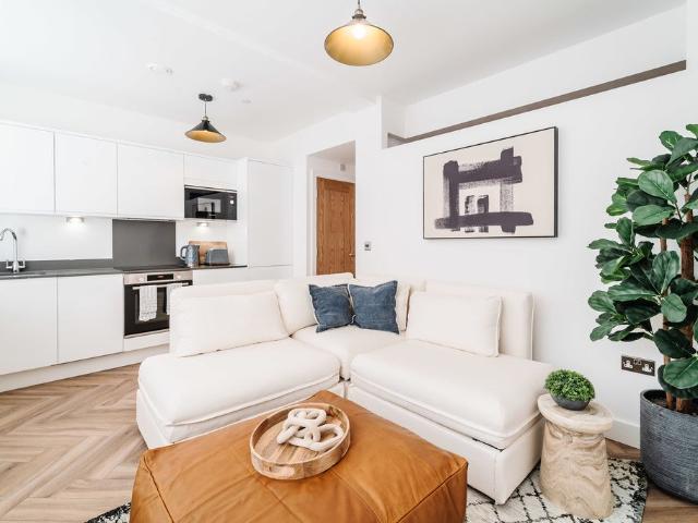 Flat for rent in Newtown, Two Mills