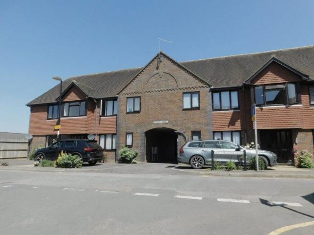 Flat for rent in Sandown Park, Kent