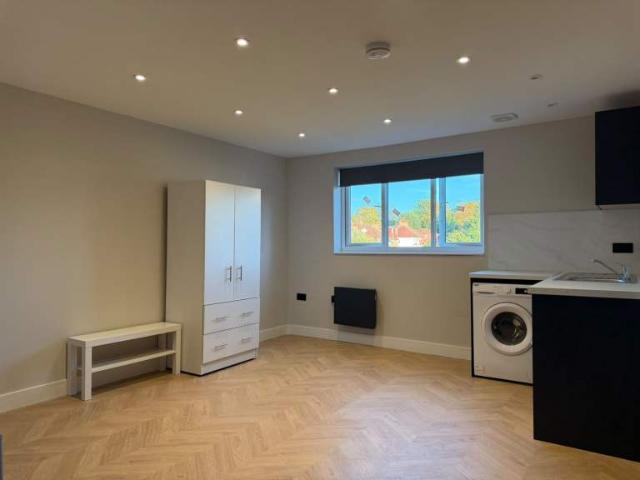 Flat for rent in South Harrow, Greater London