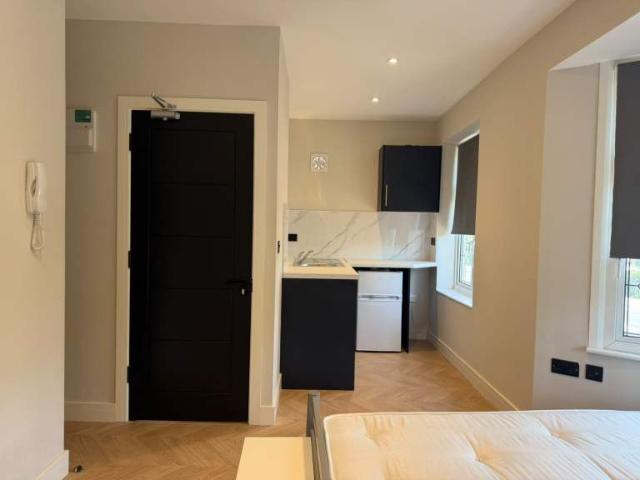 Flat for rent in South Harrow, Greater London