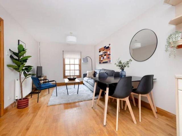 Flat for rent in Silvermills, New Town