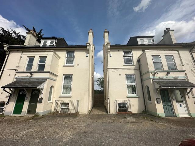 Flat for rent in Cowley, Greater London