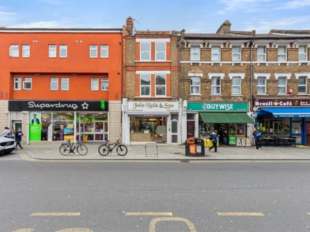 Flat for rent in West Norwood, Greater London