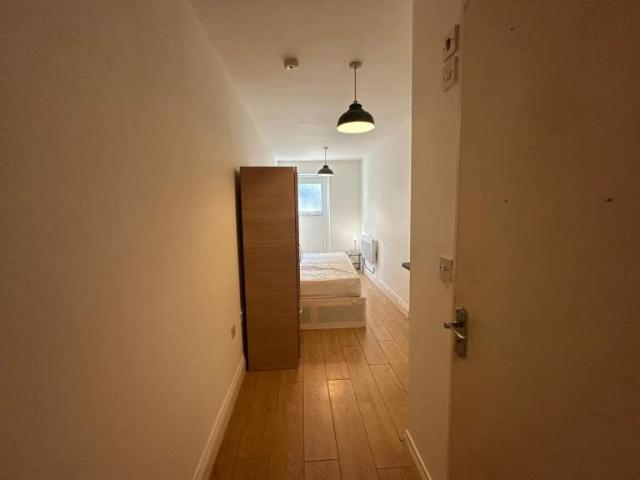 Flat for rent in London Borough of Lewisham, Greater London