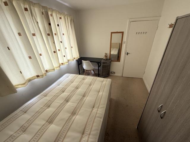 Flat for rent in Cobham, Elmbridge
