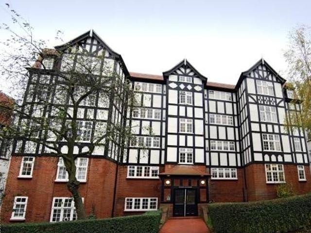 Flat for rent in Highgate, Greater London