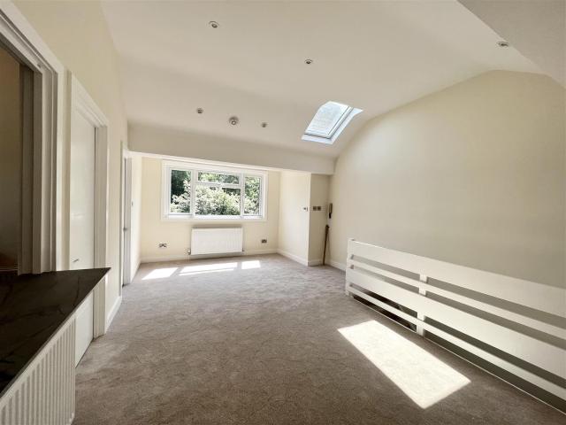 Flat for rent in London Borough of Croydon, Greater London