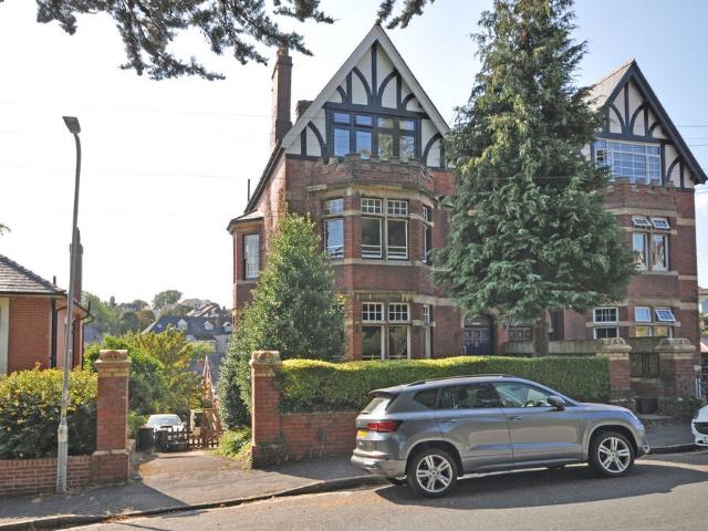 Flat for rent in Ridgeway, Newport