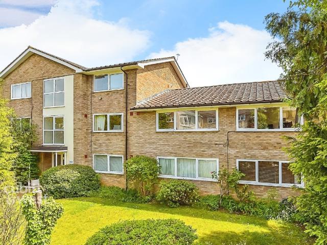 Flat for rent in Carshalton Beeches, Greater London