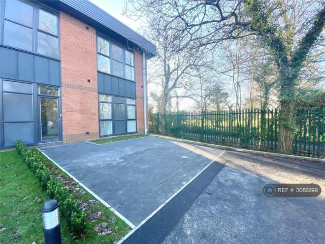 Flat for rent in Molly Millars Lane Industrial Estate, Wokingham