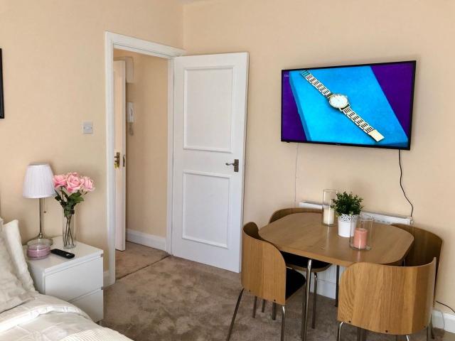 Flat for rent in London Borough of Brent, Greater London