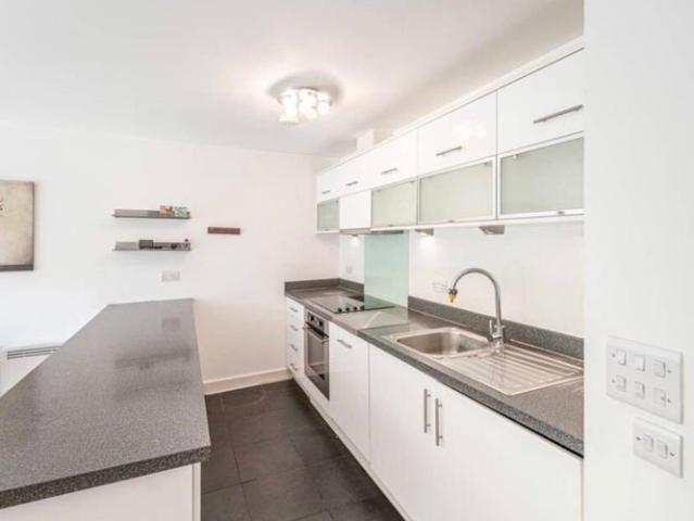 Flat for rent in London Borough of Barnet, Greater London