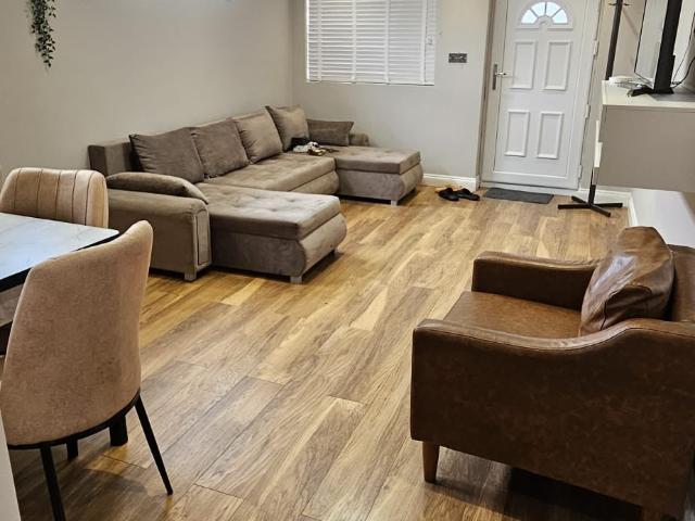 Flat for rent in Thames View, Greater London