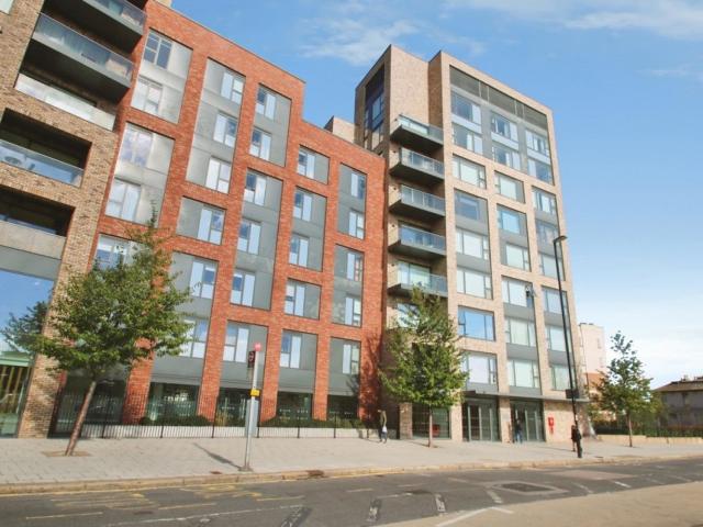 Flat for rent in London Borough of Croydon, Shirley