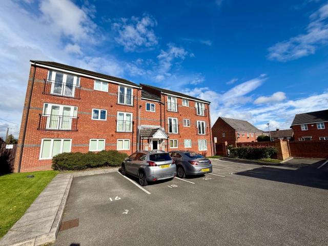 Flat for rent in Radcliffe, Bury