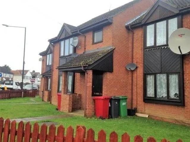 Flat for rent in Slough