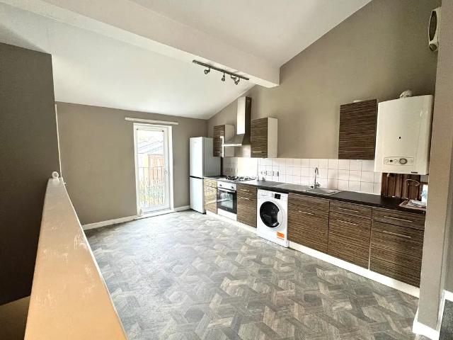 Flat for rent in Birkenhead, Wirral