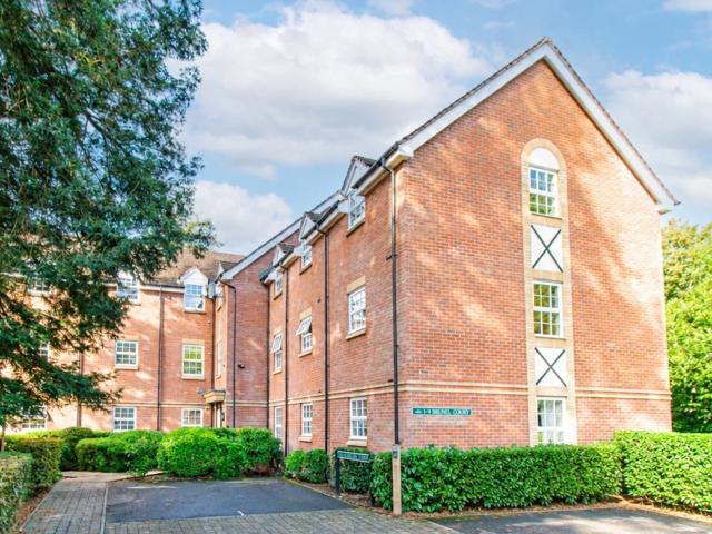 Flat for rent in Enborne, West Berkshire