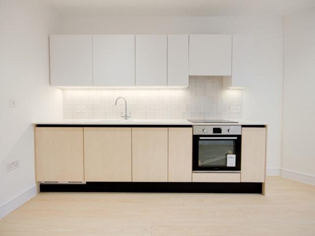 Flat for rent in Emmbrook, Wokingham