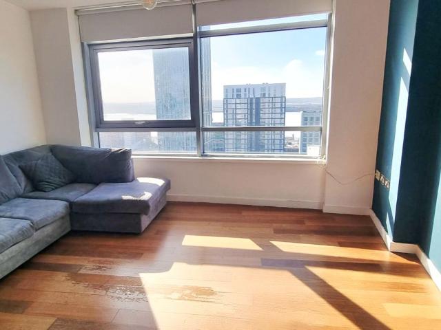 Flat for rent in Calderstones