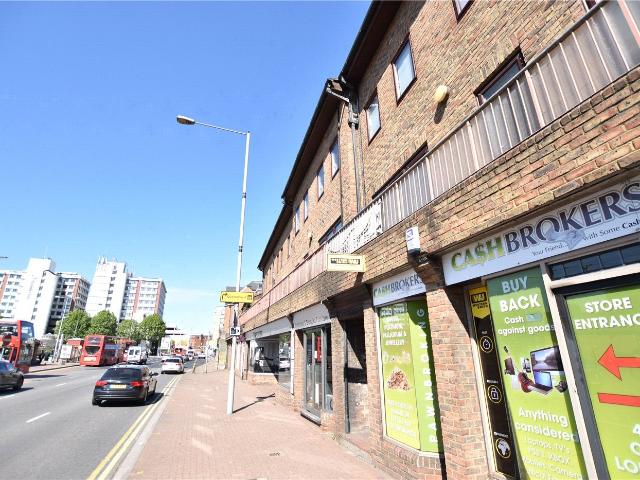 Flat for rent in Royal Borough of Kingston upon Thames, Greater London
