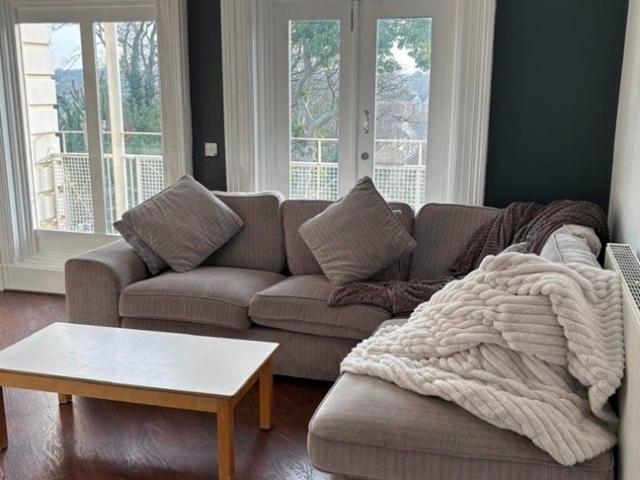 Flat for rent in Olive Mount, Calderstones