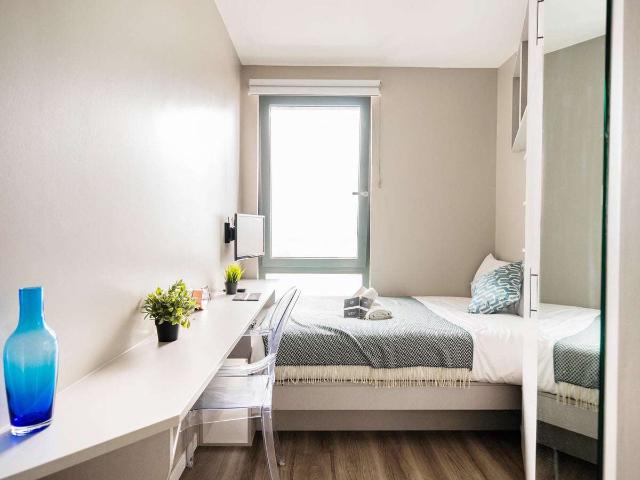 Flat for rent in London Borough of Ealing, Greater London