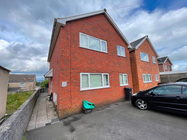 Flat for rent in Coedffranc, Skewen