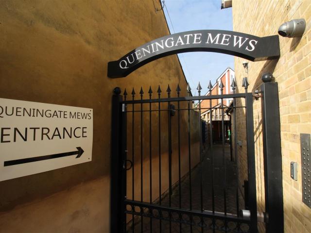 Flat for rent in The King's Mile, The Bridge