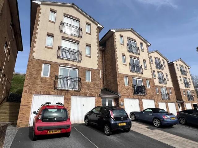 Flat for rent in Livermead