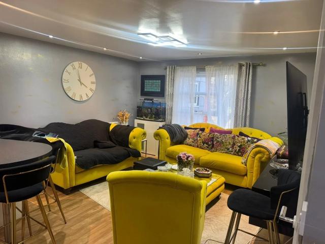Flat for rent in Tat Bank, Oldbury