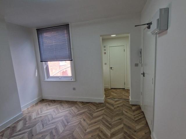 Flat for rent in London Borough of Brent, Greater London
