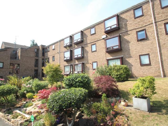 Flat for rent in Farsley, West Yorkshire