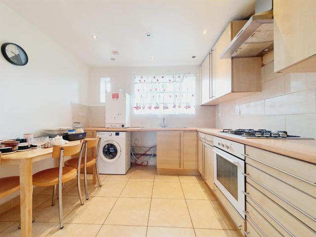 Flat for rent in Dollis Hill, Greater London