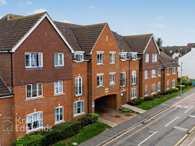 Flat for rent in Parkwood, Gillingham