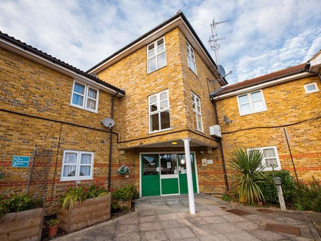 Flat for rent in Hayes, Hayes