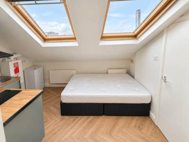 Flat for rent in Upper Clapton, Greater London