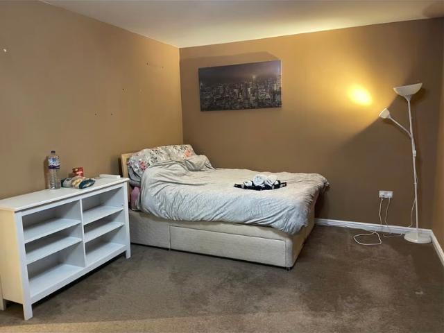Room for rent in Noak Hill, Essex