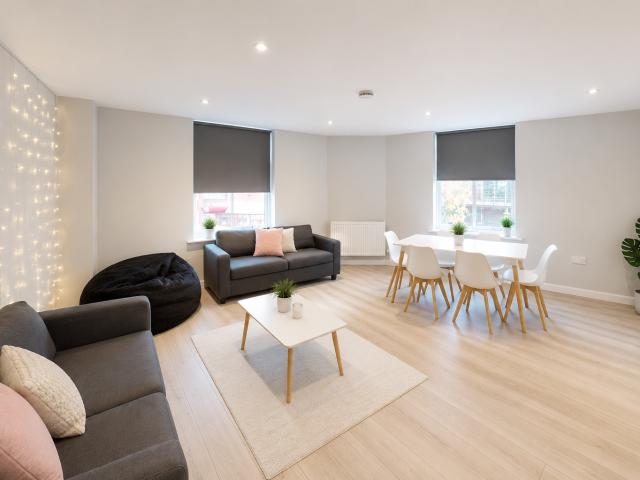Flat for rent in Headingley Hill, Leeds