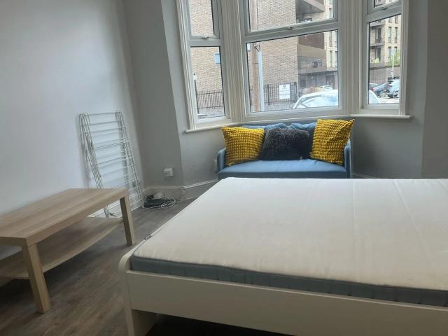 Flat for rent in London Borough of Croydon, Greater London