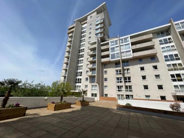 Flat for rent in Falcon Lodge, Wales