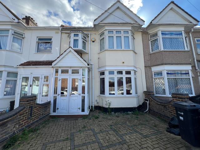Flat for rent in Goodmayes, Greater London