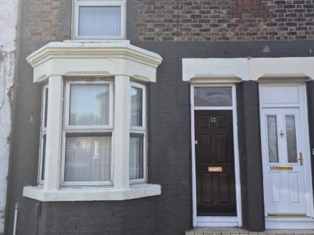 Flat for rent in Calderstones