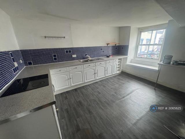 Flat for rent in Llanrwst