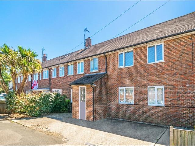 Flat for rent in Martyrs Field, The Bridge